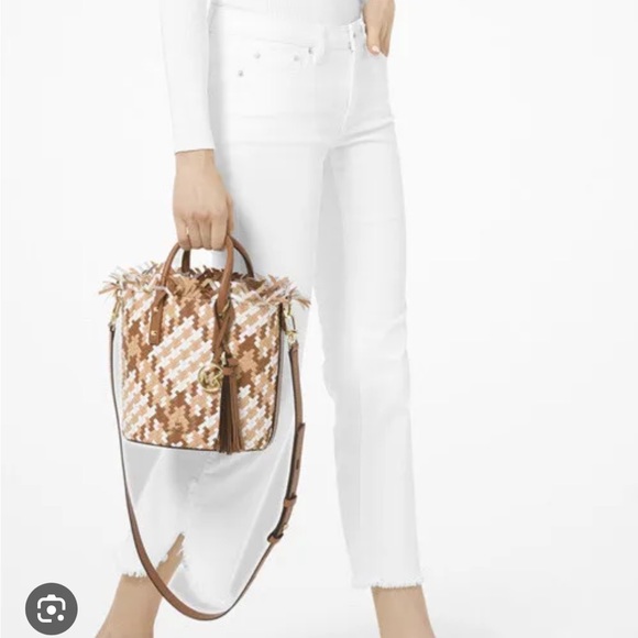 Michael Kors Marley Luggage & White Woven Bucket - Picture 2 of 4